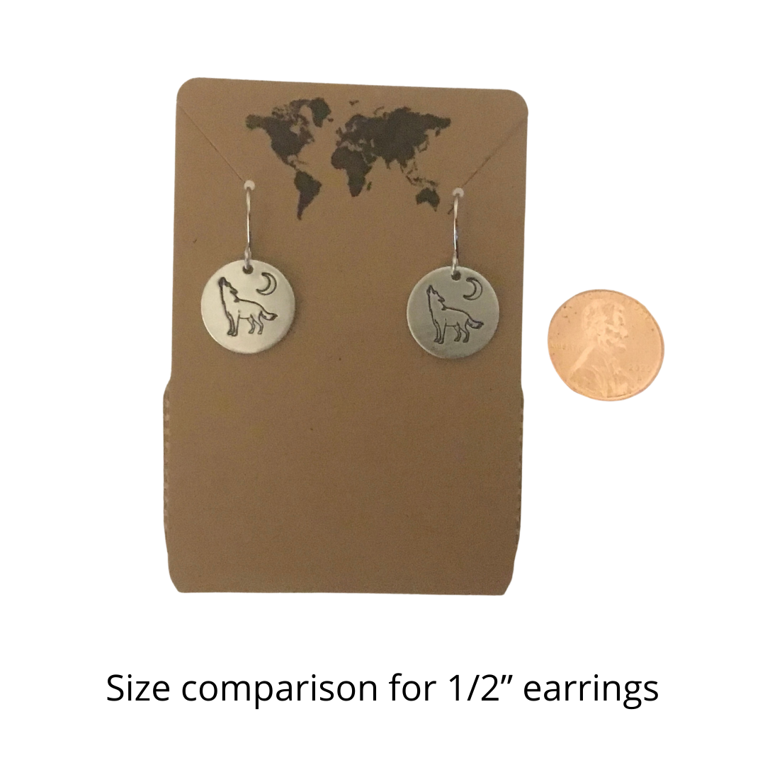 Lotus small circular earrings in silver color