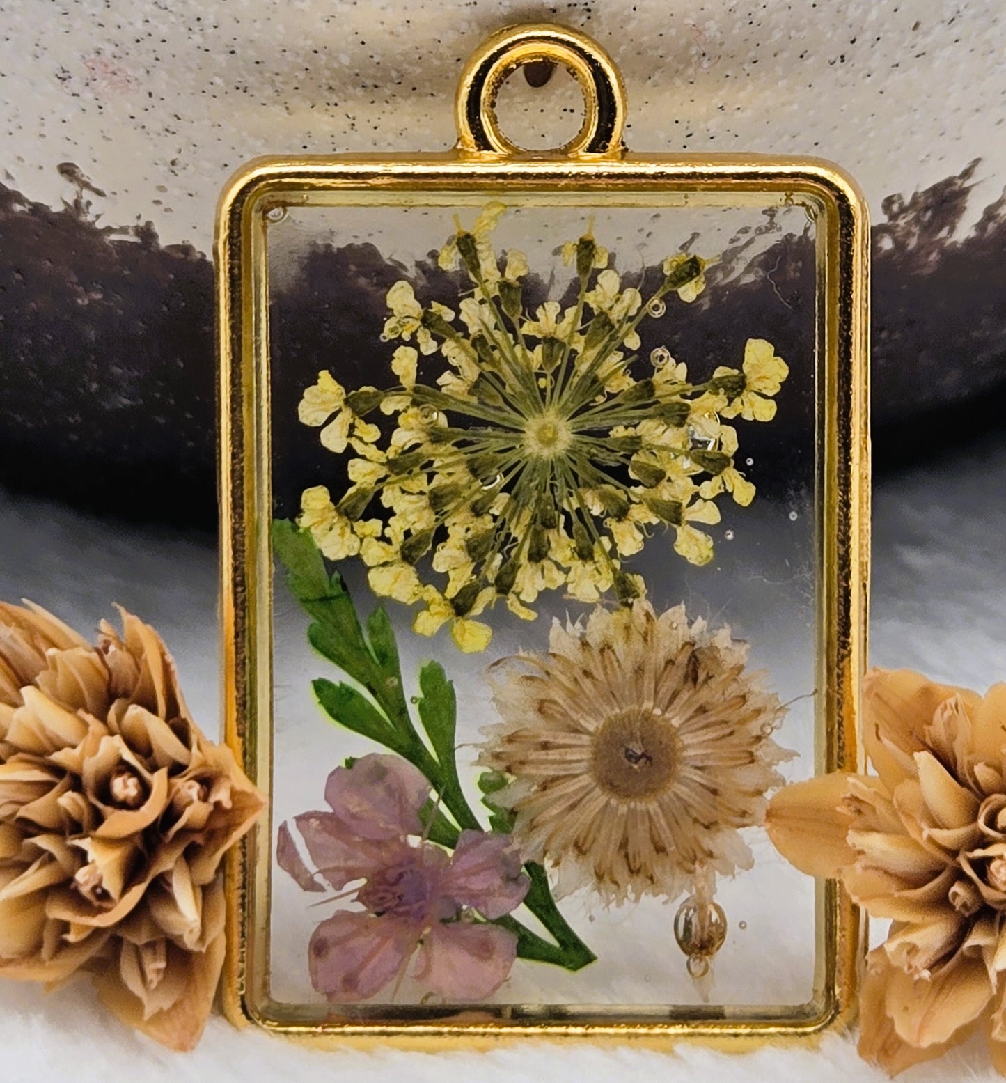 Flora Essence Pendant