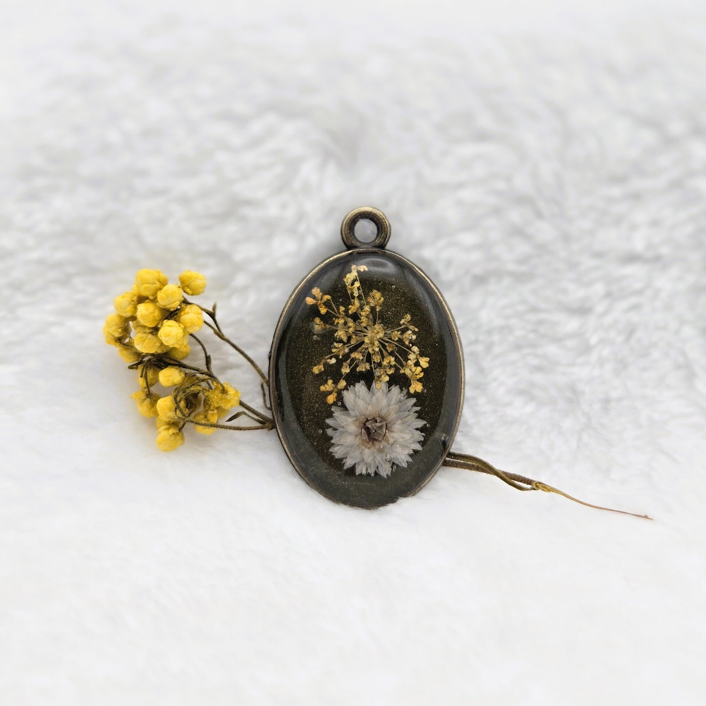 Everlasting Flora Pendant