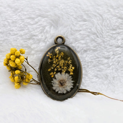 Everlasting Flora Pendant