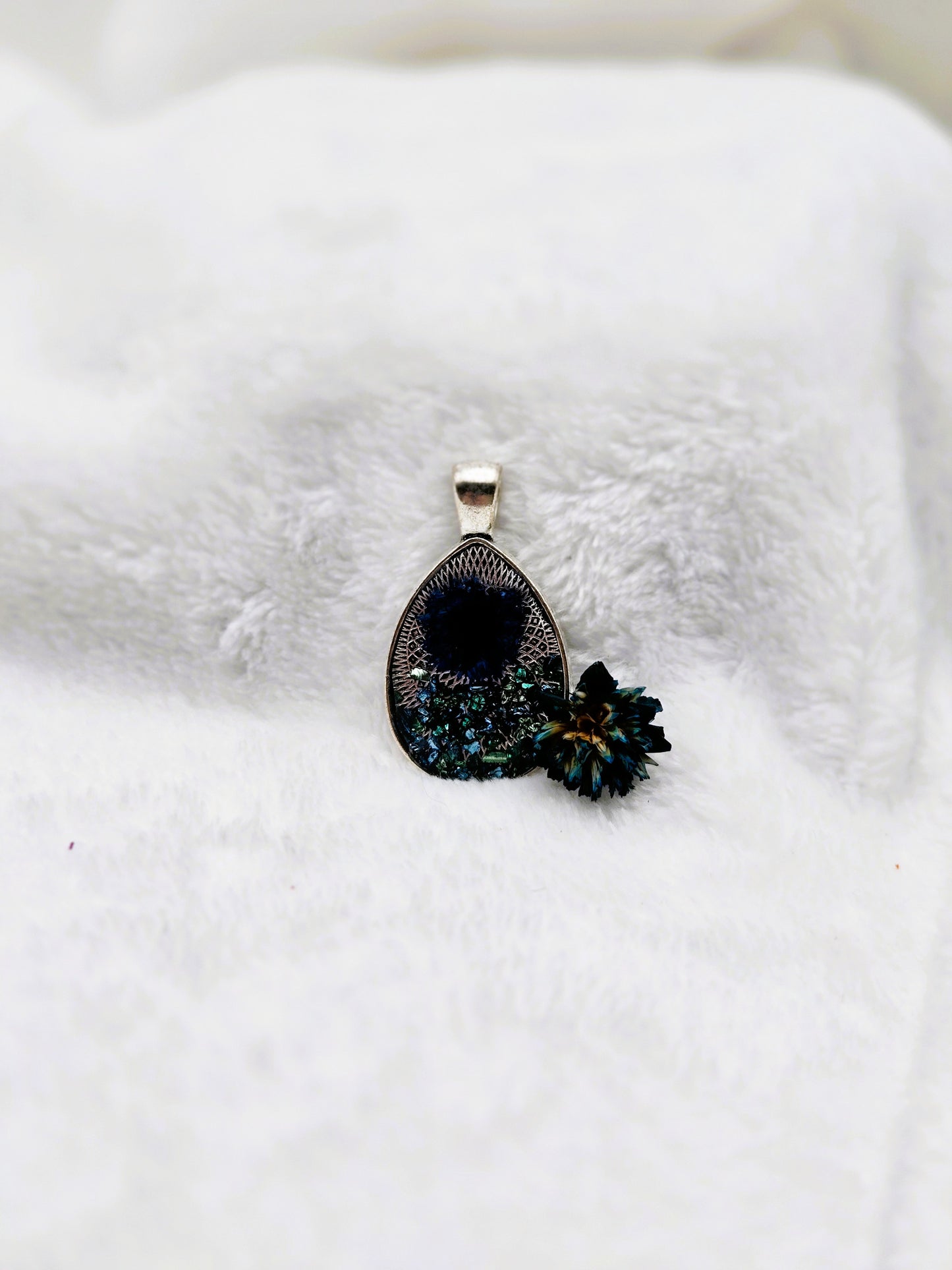 Blue Petal Pendant Delight