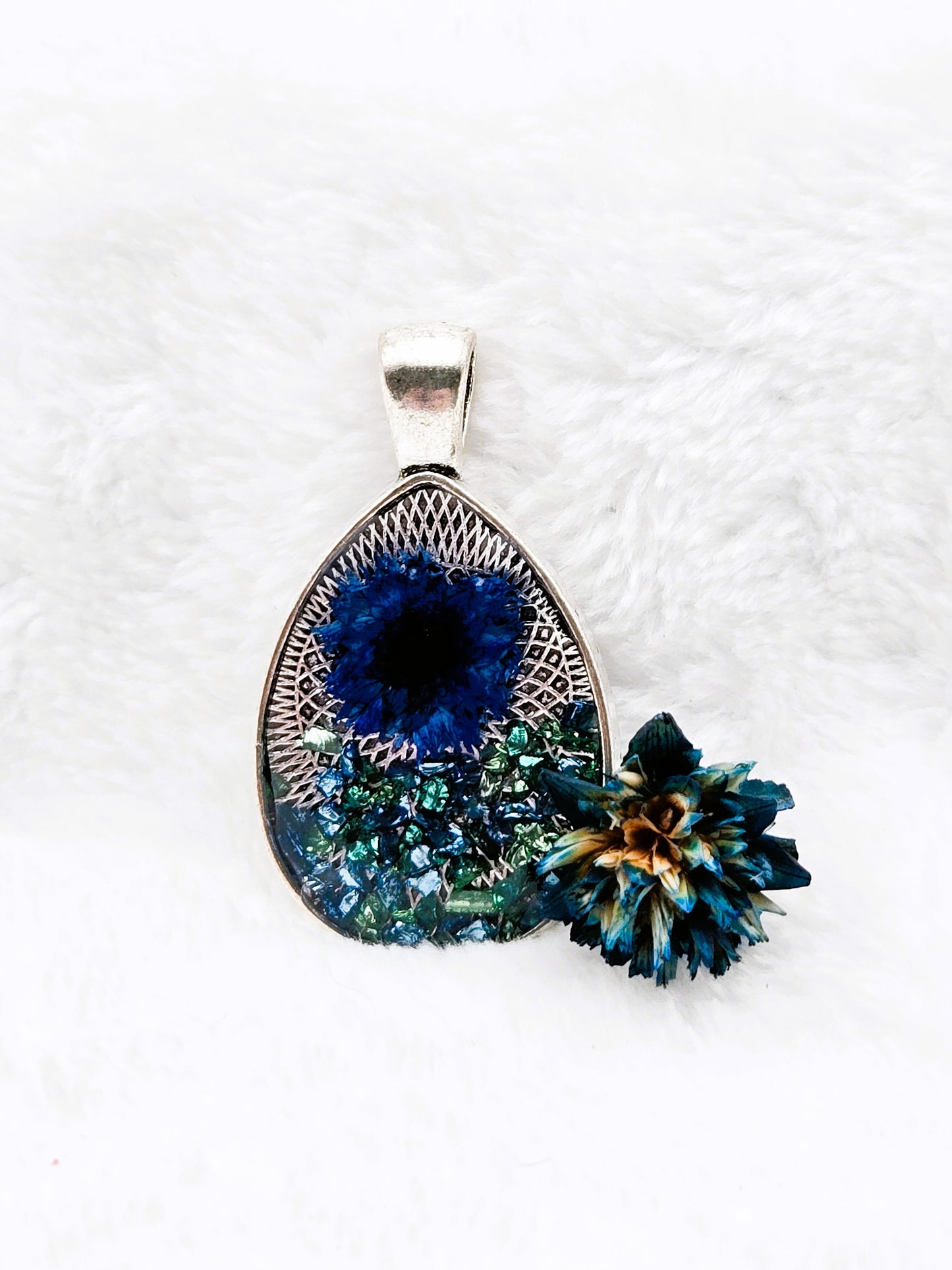 Blue Petal Pendant Delight